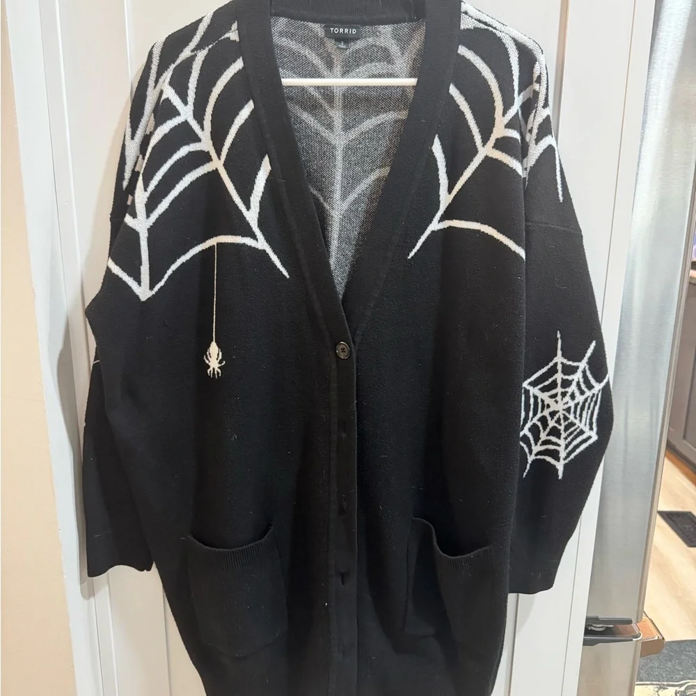Torrid Black and White Spider Web Cardigan - Picture 1 of 5